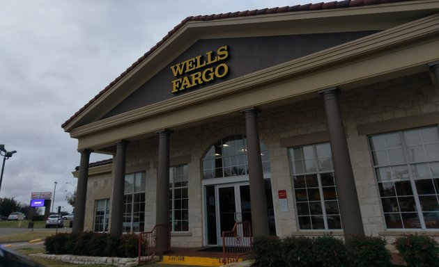 Photo of Wells Fargo Bank