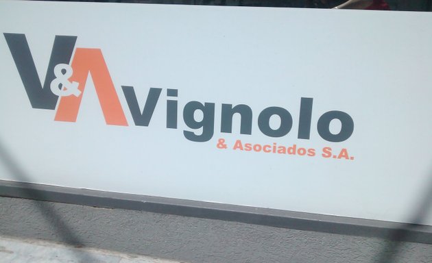 Foto de Vignolo & Asociados S.A.