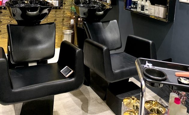 Photo of Shades and Streaks The Beauty Lounge