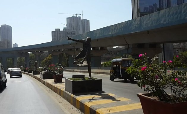 Photo of Mrunal tai Gore Bronze memorial