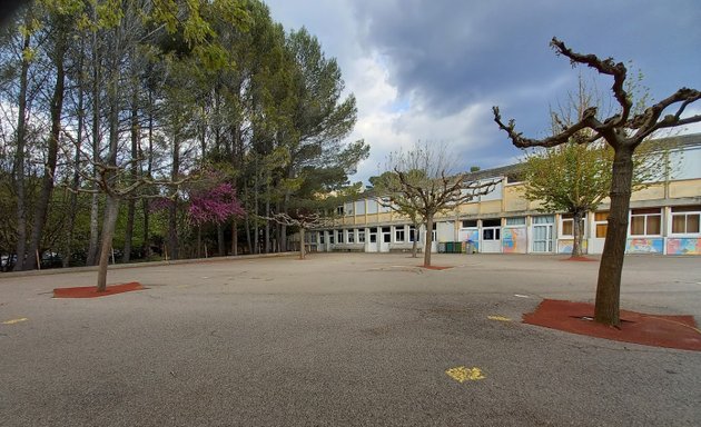 Photo de École primaire publique du Val Saint-André