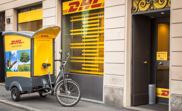 foto DHL Express Milano Duomo