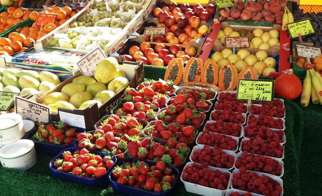 Foto von Mohamed's Obst- und Gemüsestand am Platz der Vereinten Nationen