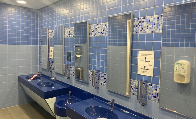 Foto von SANIFAIR WC und Hygiene Center Bahnhof Friedrichstraße