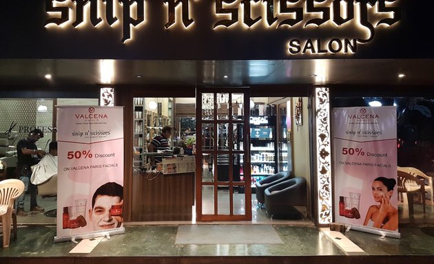 Photo of Snip N Scissors salon