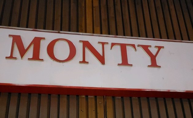 Photo of Monty Bar