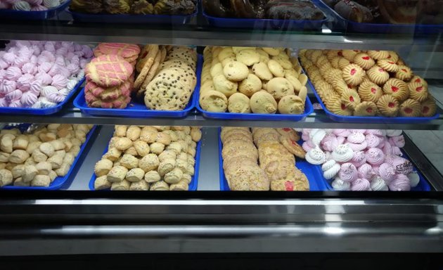 Foto de Panadería y Pastelería Loja y Pan