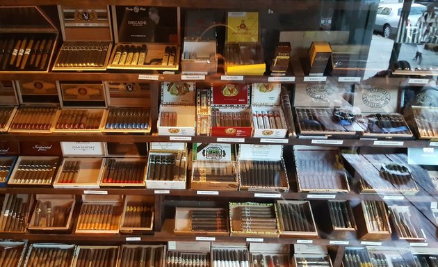 Photo of el Cave Cigars Lounge