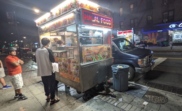 Photo of Middle Eastern Halal Cart