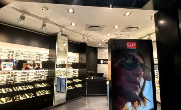 Photo of Sunglass Hut