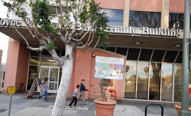 Photo of Jewish Federation Goldsmith Center