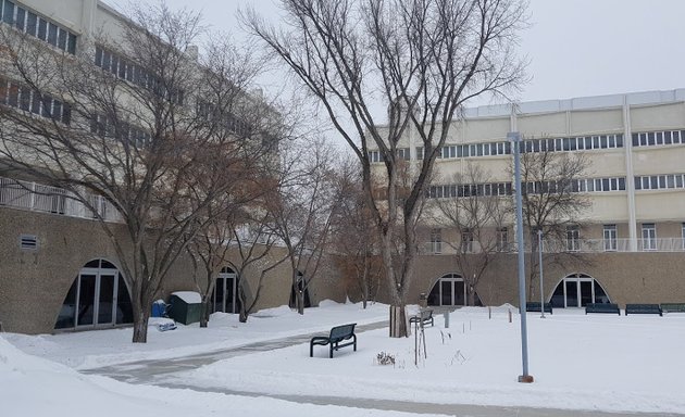 Photo of Laboratory Building University of Regina