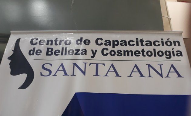 Foto de Centro de Capacitación de Belleza y Cosmetología Santa Ana