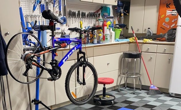 Photo of neighbourhood bicycle repair