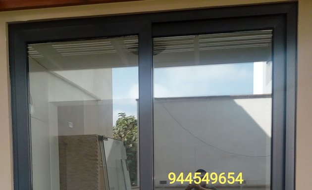 Foto de Ventanas antiruido. mamparas de PVC y aluminio vidrio templado Techos de policarbonato 944549654
