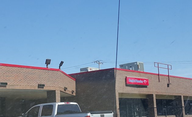 Photo of Bank of America (with Drive-thru services)