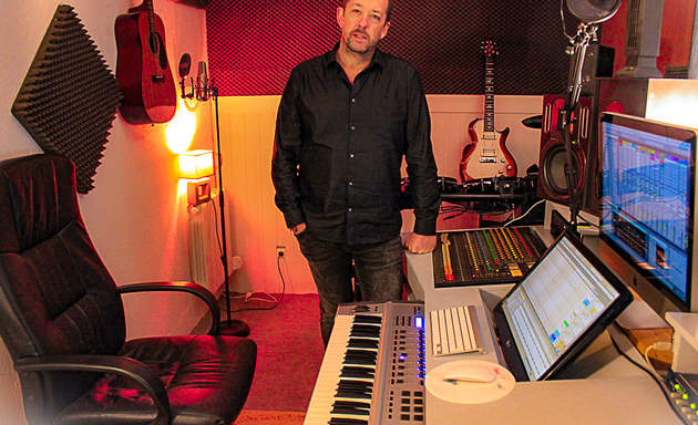 Photo de PHILIP ROY Studio d'enregistrement et cours de musique UNIVERS ARTISTIQUE