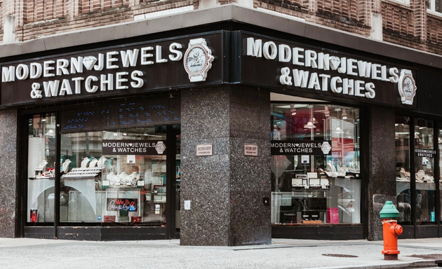 Photo of Modern Jewels & Watches