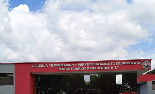 Foto de Escuela De Bomberos