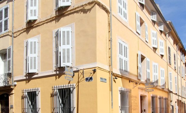 Photo de Hôtel Les Quatre Dauphins