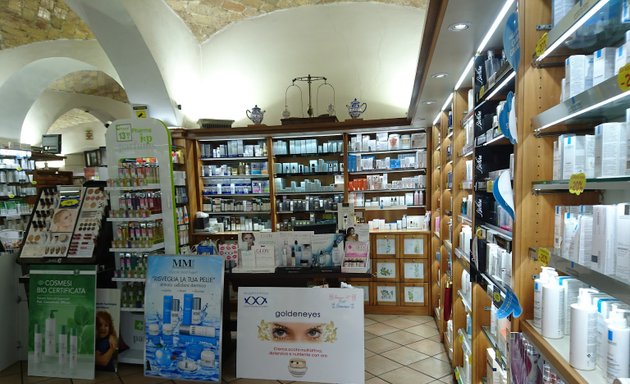 foto Farmacia dott.ri Damiani snc - Cabina Estetica