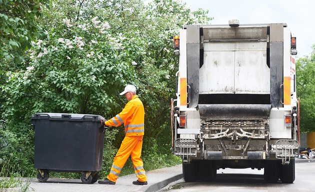 Photo of Vista Garbage Removal Service