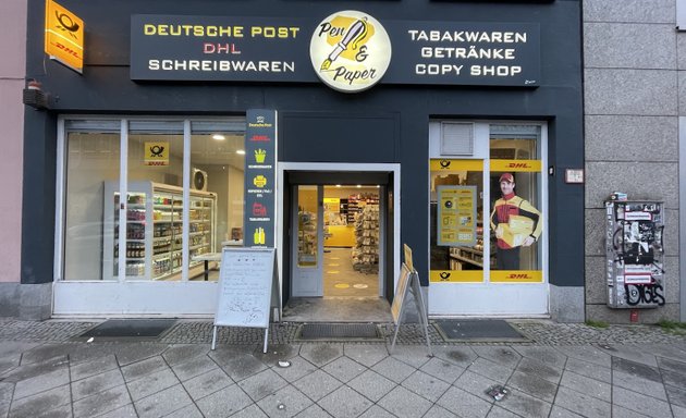 Foto von Deutsche Post Filiale 813 Pen and Paper