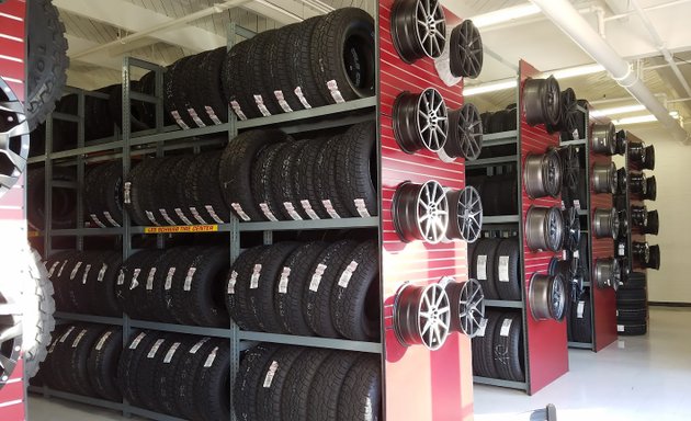 Photo of Les Schwab Tire Center