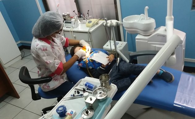 Foto de CLINICA DENTAL Su Sonrisa Limitada