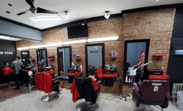 Photo of Vera Cabinet's Maker, beauty and barber equipment