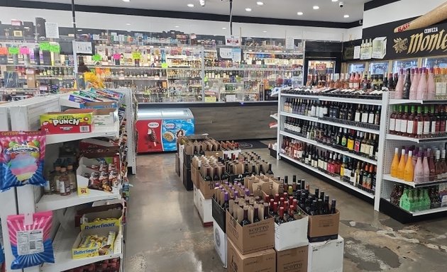 Photo of La Brea Liquor