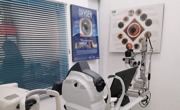 Photo of Eye N Eye Optics