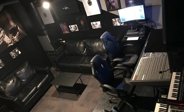 Photo of The Vibe Recording Lounge llc