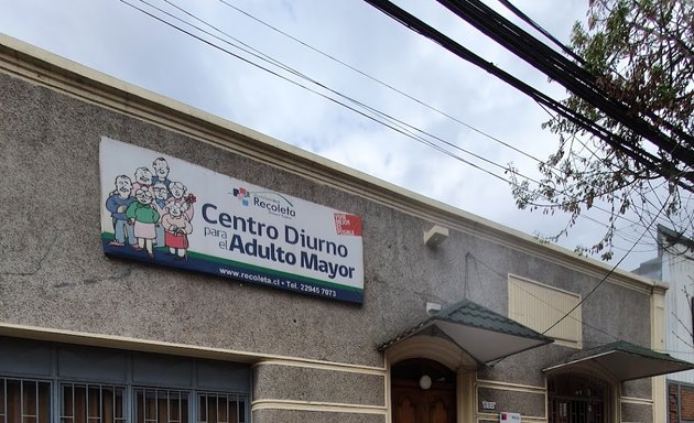Foto de Centro Diurno Para El Adulto Mayor Construyendo Sueños De Recoleta