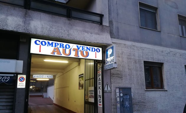 foto Garage Vespri, Autolavaggio a mano (lunedi-sabato 8:30-18:00), Autorimessa(H24), Compro Vendo Auto Usate, Parcheggio