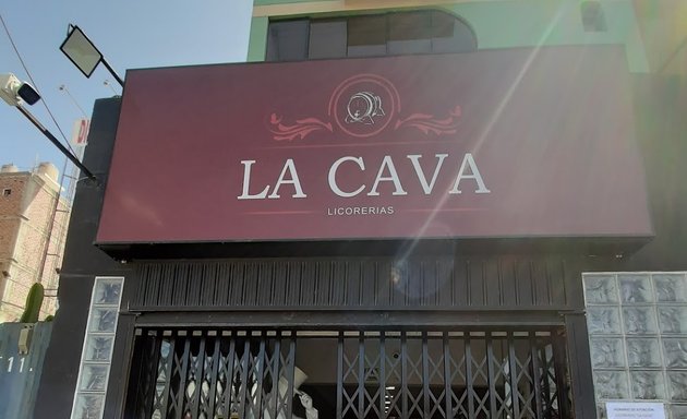 Foto de LA CAVA Licorería