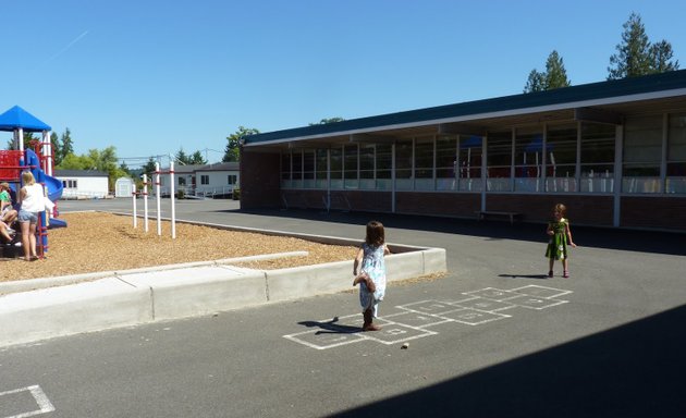 Photo of Sand Point Elementary School (Public K-5)