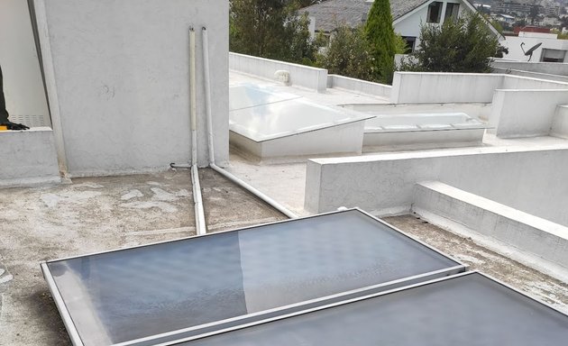 Foto de calentador de agua solar quito