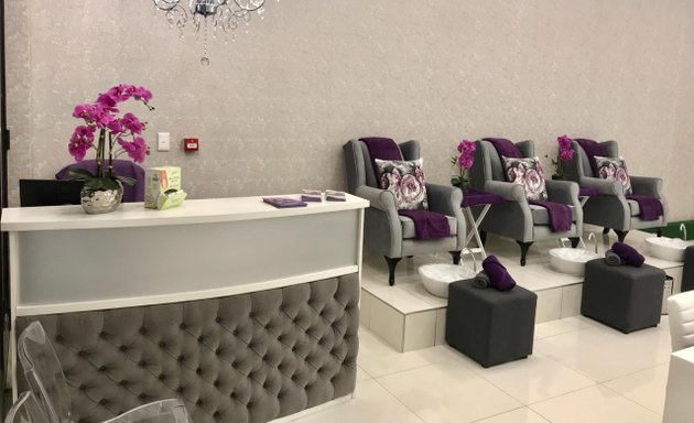 Photo of The nail bar center point
