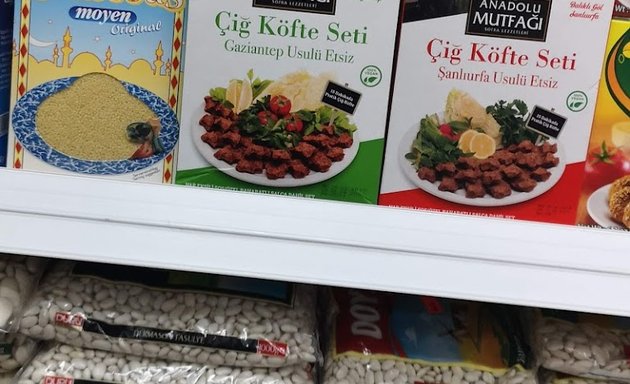 Foto von Düzgün Supermarkt