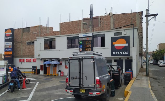 Foto de Estación de Servicio Repsol