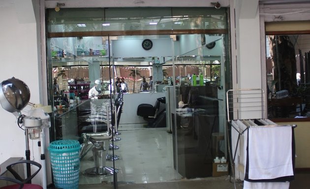 Photo of AKZ salon