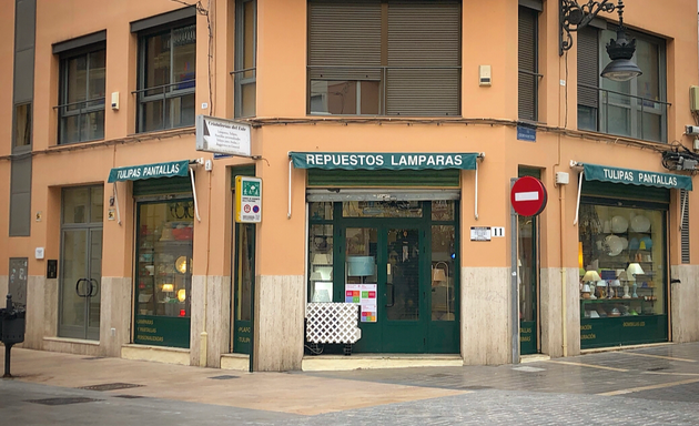 Foto de Cristalerías del Este. Lámparas Tulipas Pantallas