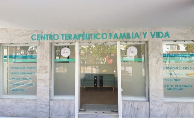 Foto de Centro Familia y Vida, Psicología, Pedagogía, Logopedia y Nutrición.