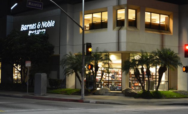 Photo of Barnes & Noble