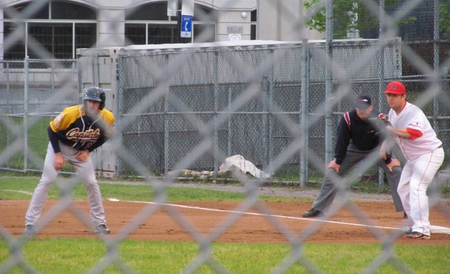 Photo of Pavillon de baseball - Parc Ahuntsic