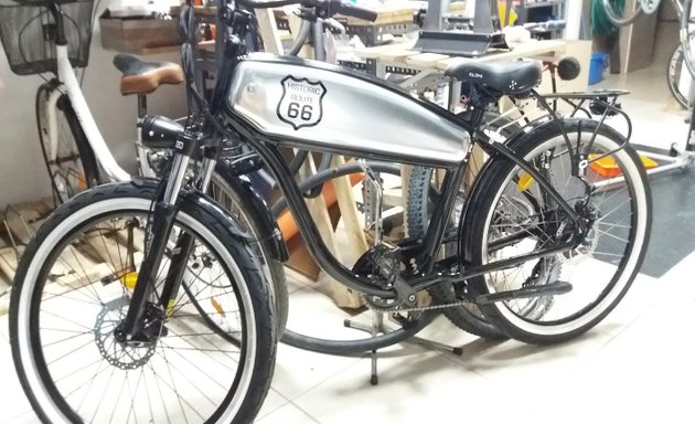 Foto de Recambios los Guindos - Automóviles y Bicicletas