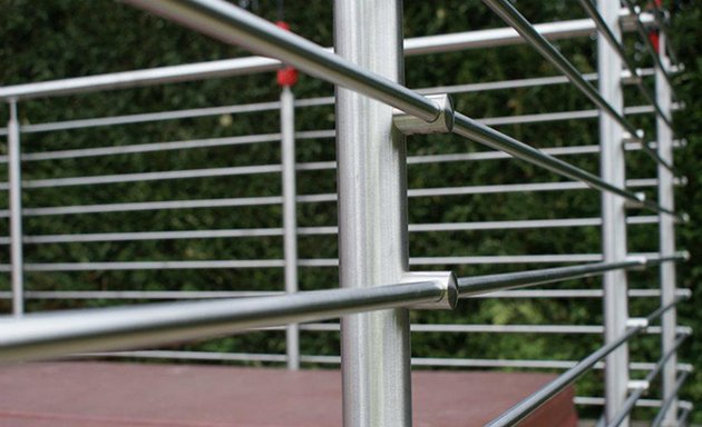 Photo of Top railing