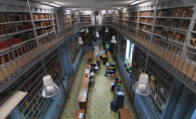 Foto de Biblioteca Central ¨Dr. Prof. Carlos Real de Azúa¨ - Ces