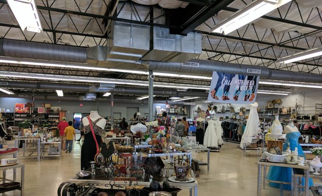 Photo of Goodwill Central Texas - 10th Street Boutique